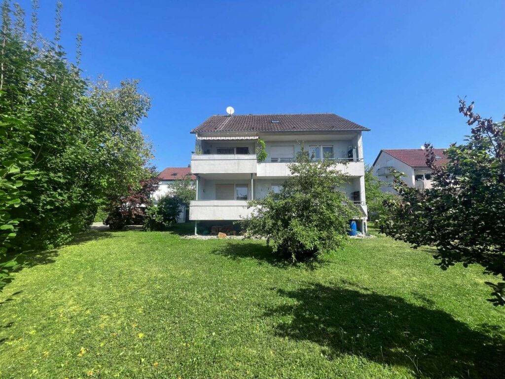 Seltene Gelegenheit in Langenargen, Dreifamilienhaus mit großem Grundstück nahe dem Strandbad